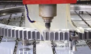 Production process of swing bearing